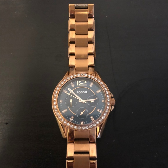Fossil Dark Rose Gold Watch with Navy Face - Picture 3 of 4